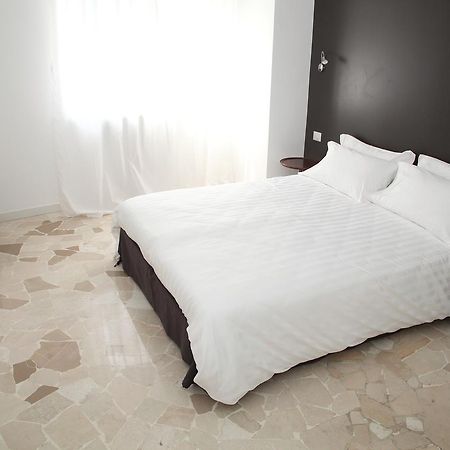 Torregiardino Bed & Breakfast Abbiategrasso Exterior foto